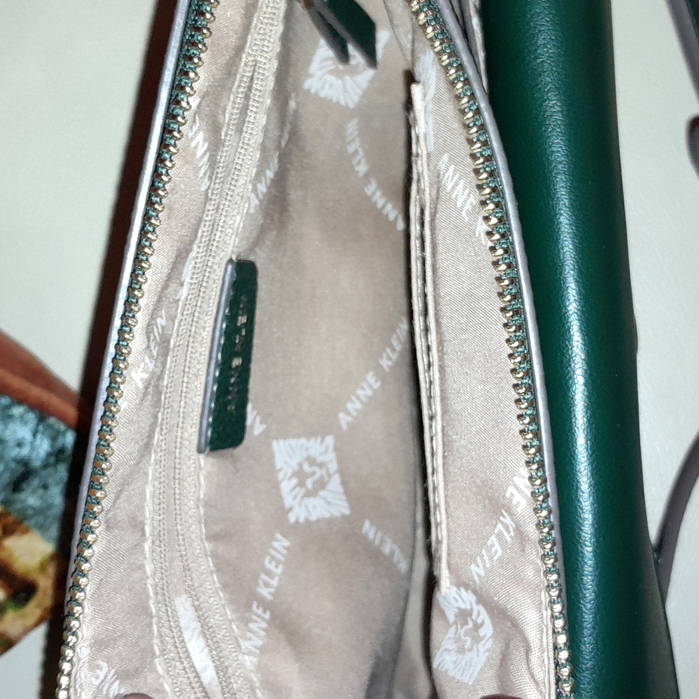 🌺ANNE KLEIN HUNTER GREEN Crossbody with REMOVABLE SMALLER PURSE - Picture 11 of 13